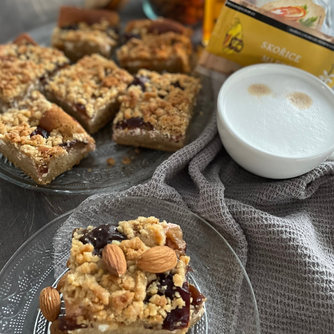 Špaldovo - cuketový koláč s tvarohem a skořicí