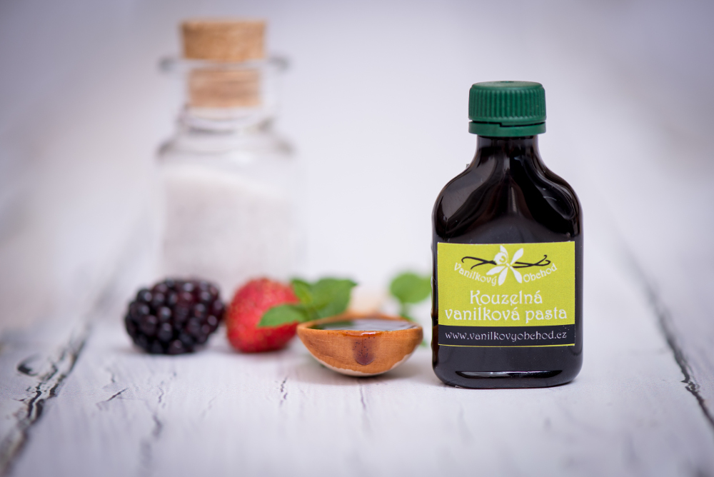 Vanilkový lusk na lžičce