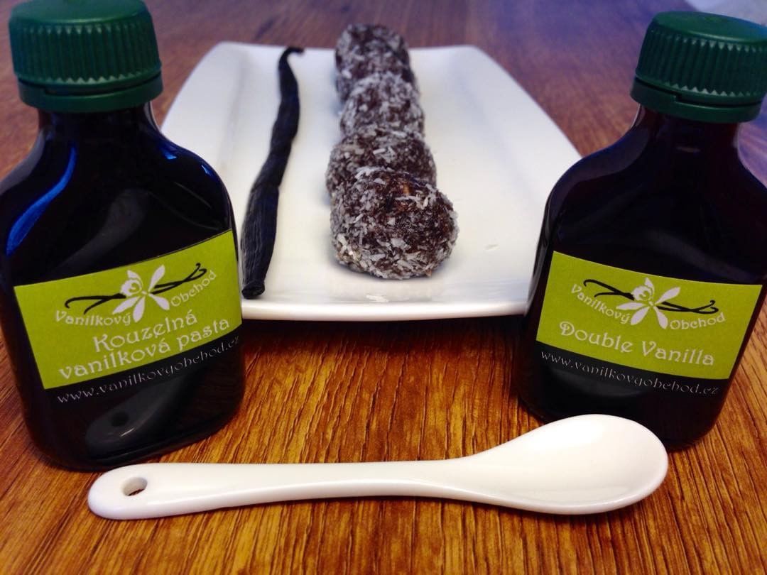 Rumové kuličky s vanilkou a ořechy
