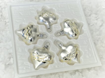 Vánoční ozdoba srdíčko stříbrné s proužky