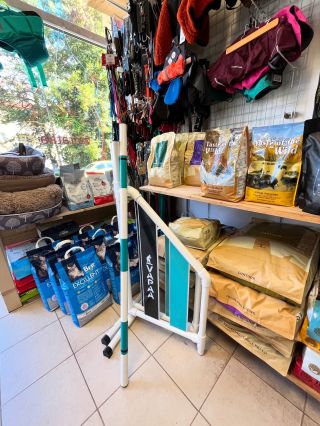 Věděli jste, že naši skočku a targety najdete na kamenné prodejně @izviratkajbc ? 👀 . . . #vapaa #agility #agilitydog...