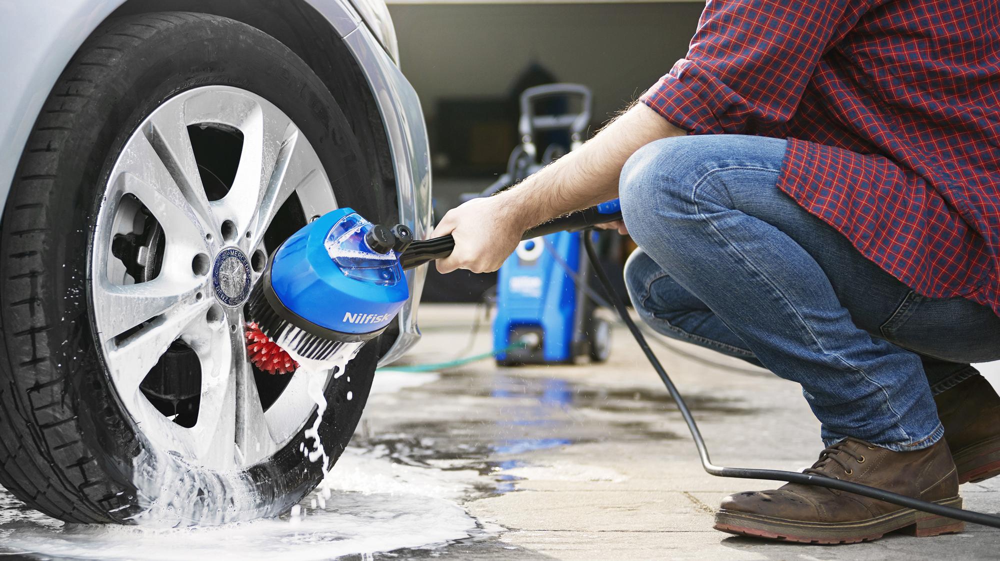 vysokotlaký čisticí stroj