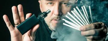 Vyměňte tabák za e-cigaretu, radí britští lékaři