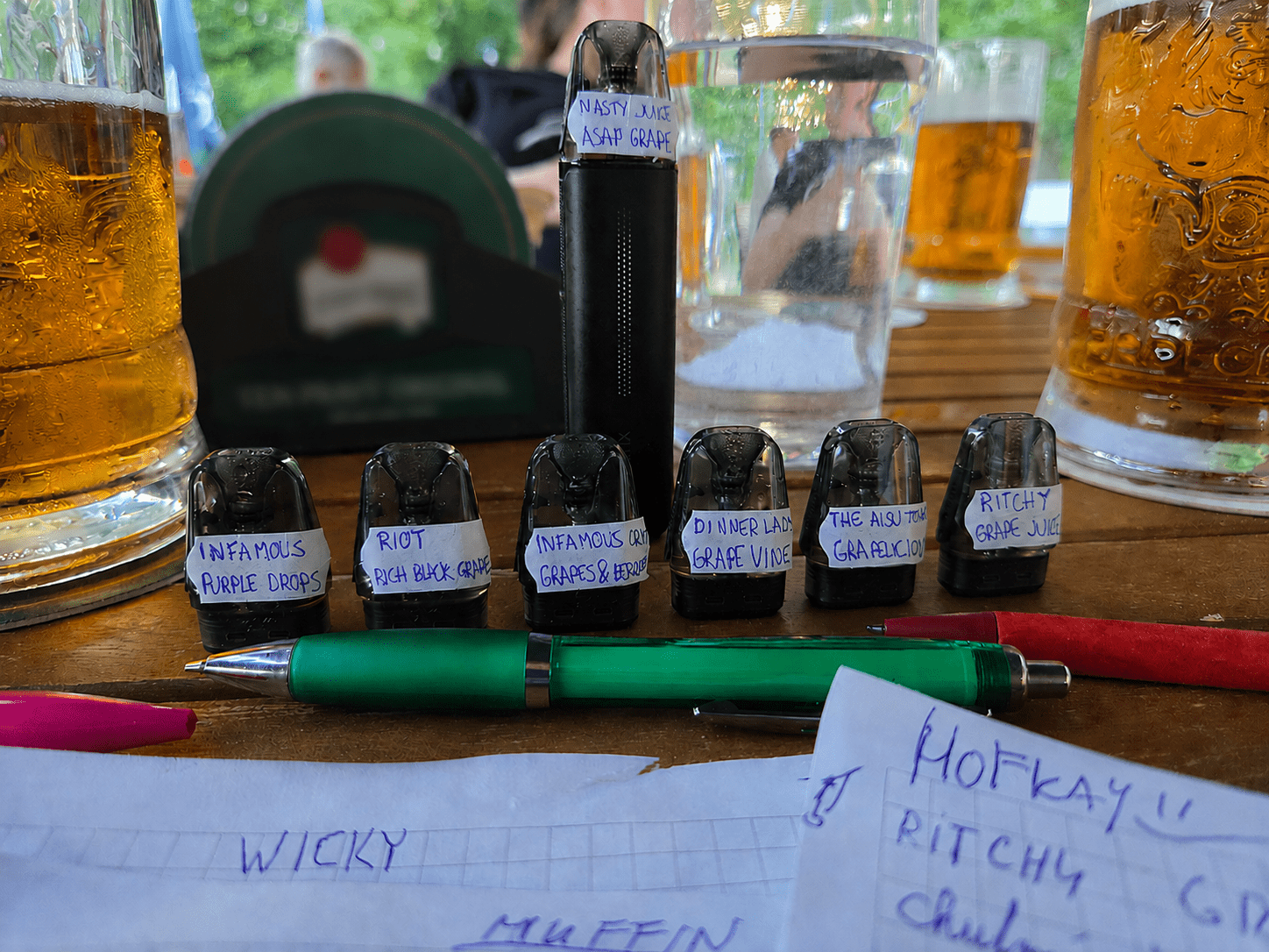 Testování hroznových příchutí na zahrádce
