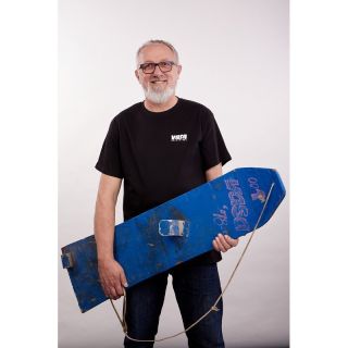 Prkna zatím nejsou, ani nevíme kdy budou, ale máme oblečení pro fajnšmekry 👍🏻 . https://www.vasa-snowboards.cz...