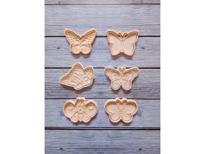 vykrajovátko s obtiskem – sada vykrajovátek  motýli