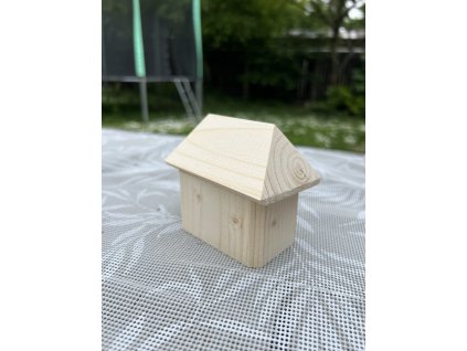 dřevěný domeček se střechou k tvoření – dřevěná dekorace