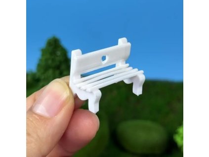 miniaturní 3d plastová lavička se srdíčkem – dřevěná dekorace
