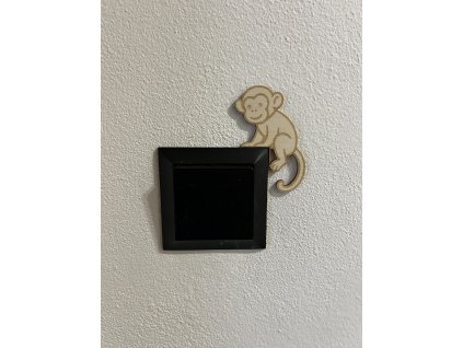 Dřevěná dekorace na roh vypínače – opice