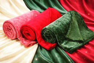 Hebké, jemné a hřejivé látky si zamilujete na první dotek. Jsou lehké, příjemné a dostupné v různých rozměrech, ideální na...