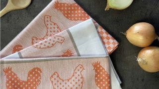 🧺 Kvalitní utěrky do každé kuchyně Praktické, savé a vždy po ruce. Naše kuchyňské utěrky jsou vyrobené z kvalitní bavlny,...