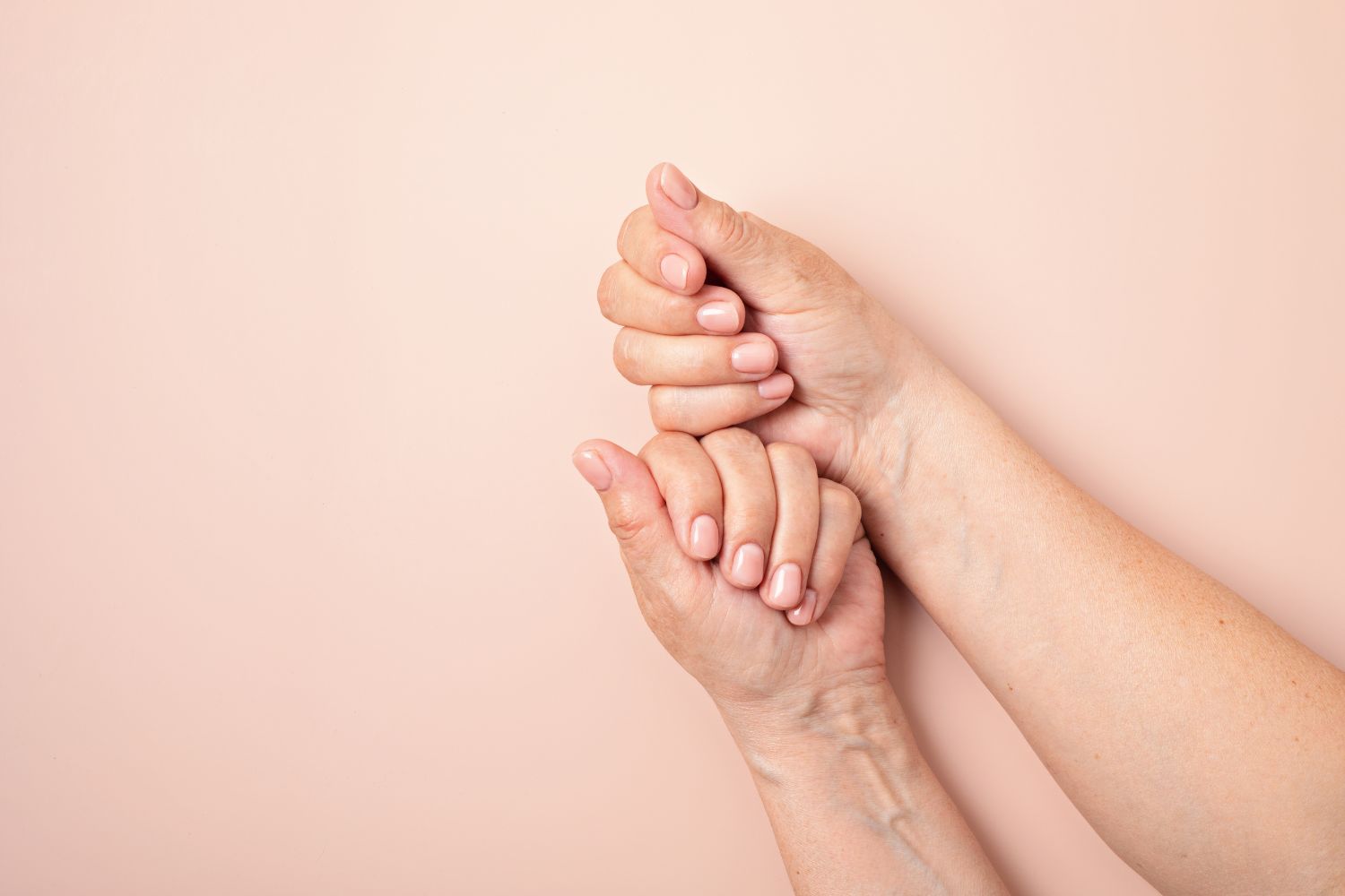 Hit roku 2024: Neviditelná manikúra neboli nonicure