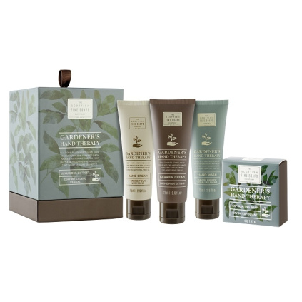 11076 scottish fine soaps darkova sada pece o ruce gardeners therapy