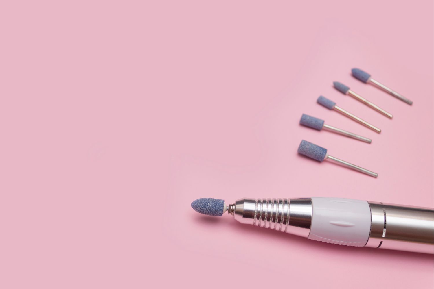 Ako vybrať frézky na nechty podľa tvaru, materiálu a hrubosti