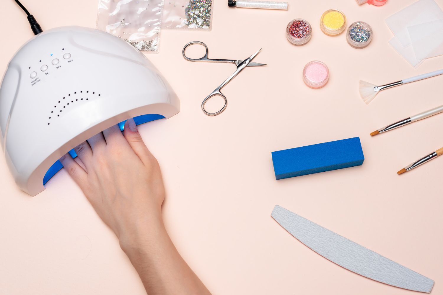 UV, LED a CCFL lampa – aká je pre vás najlepšia?