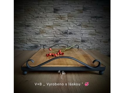 servírovací podnos s jasanovým dřevem, ručníí práce, kov, černá barva, lak, poctivé řemeslo, do kuchyně, letní terasa1 (1)