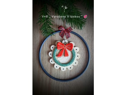 Vánoční závěs na zeď, originální dárek, ruční práce, kov, keramika, věneček, poctivé řemeslo