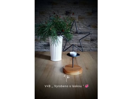 Svícen Vánoční hvězda, kovový svícen, modřínové dřevo, černá barva, ruční práce, zimní dekorace, vánoční dárek, autorská tvorba, vyrobeno s láskou