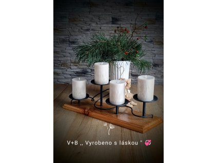 Svícen na modřínu, ruční práce, kovový, dřevo, na čtyři svíčky, adventní svícen, autorská práce, ruční práce, vyrobeno s láskou