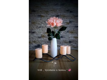 Kovový svícen, černá barva, ruční práce, vyrobeno s láskou, na čtyři svíčky, elegantní svícen, autorská tvorba,