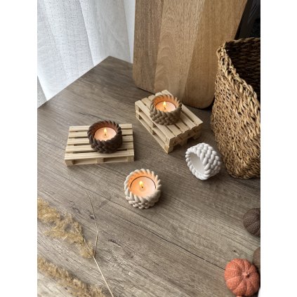 PELÍŠKOVÝ SVÍCEN