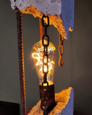 Světlo s duší Celý design doplňuje vintage žárovka s teplým nádechem. Je to detail, který vše propojí a vytvoří světlo s...