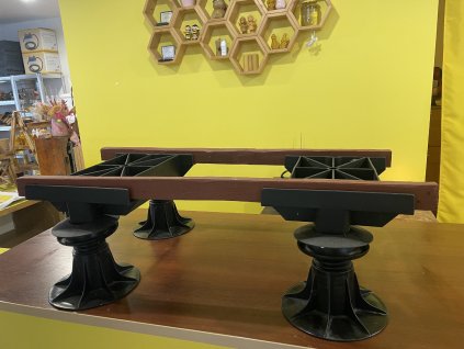 Stojan na úle (1ks) / komplet s dvomi miskami proti mravcom