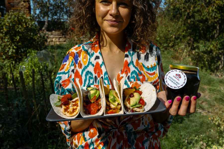 Vegetariánské tacos s medovým halloumi