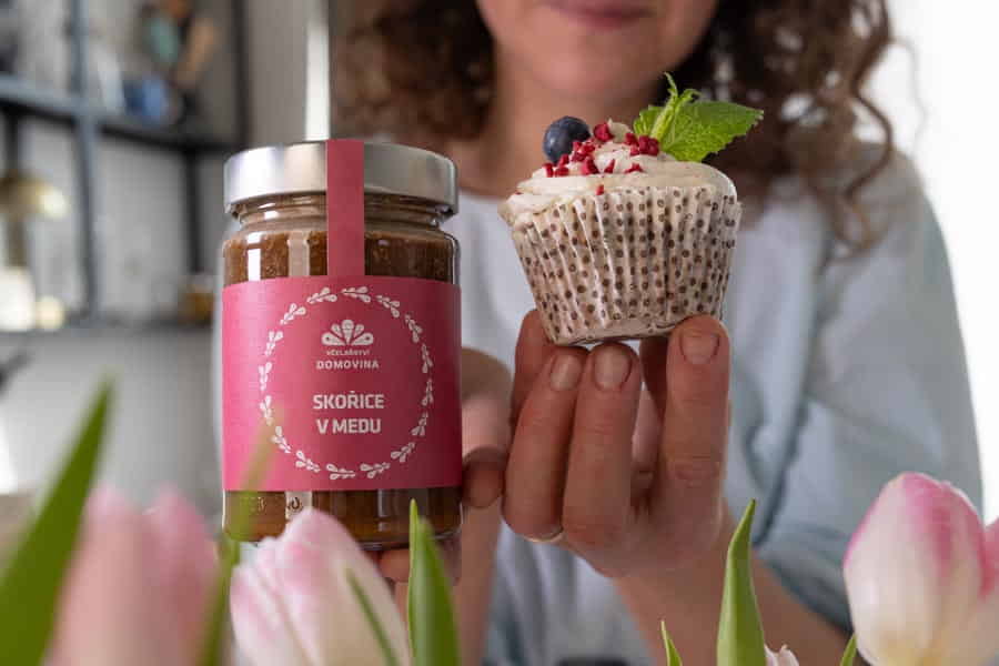 Bezlepkové mrkvové cupcakes s medem