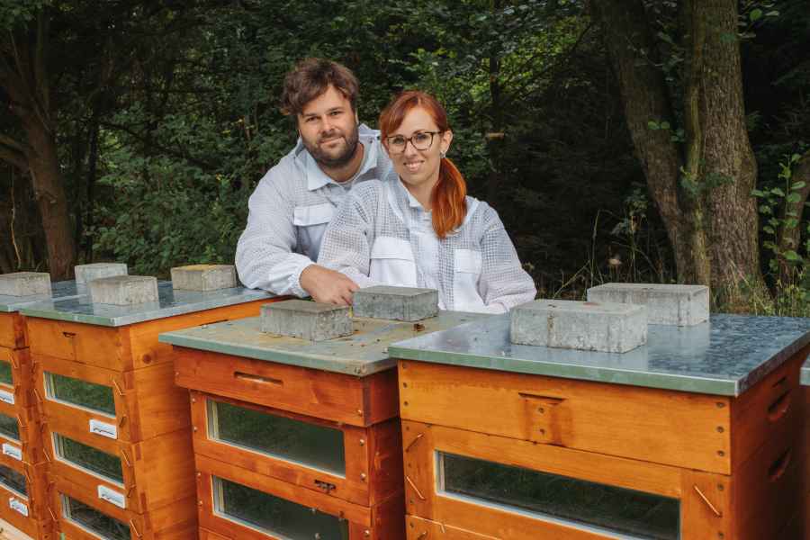 NašeTéma.cz, listopad 2024: rozhovor Kvalitní med časem tuhne…