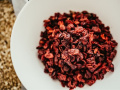  Medová granola s brusinkami a hořkou čokoládou