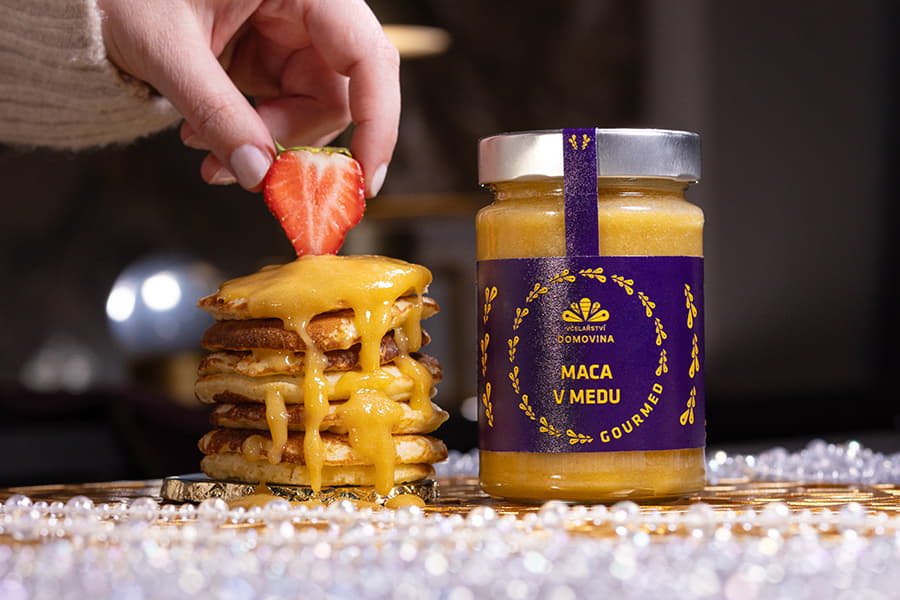 Maca v medu