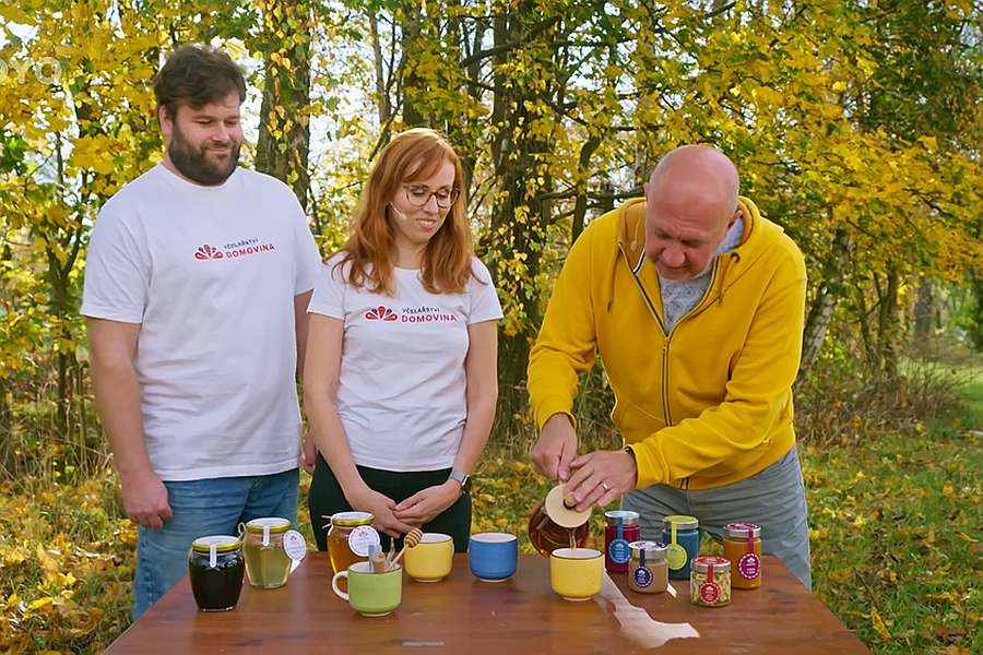 Ke spuštění videa v nové záložce klikněte