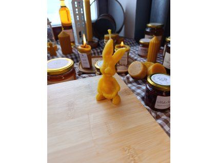 Svíčka - zajíček s ošatkou