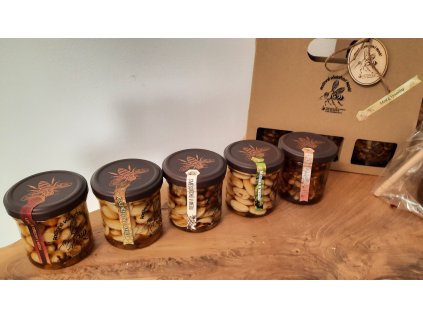 ořechy v medu jednotlivě 180g