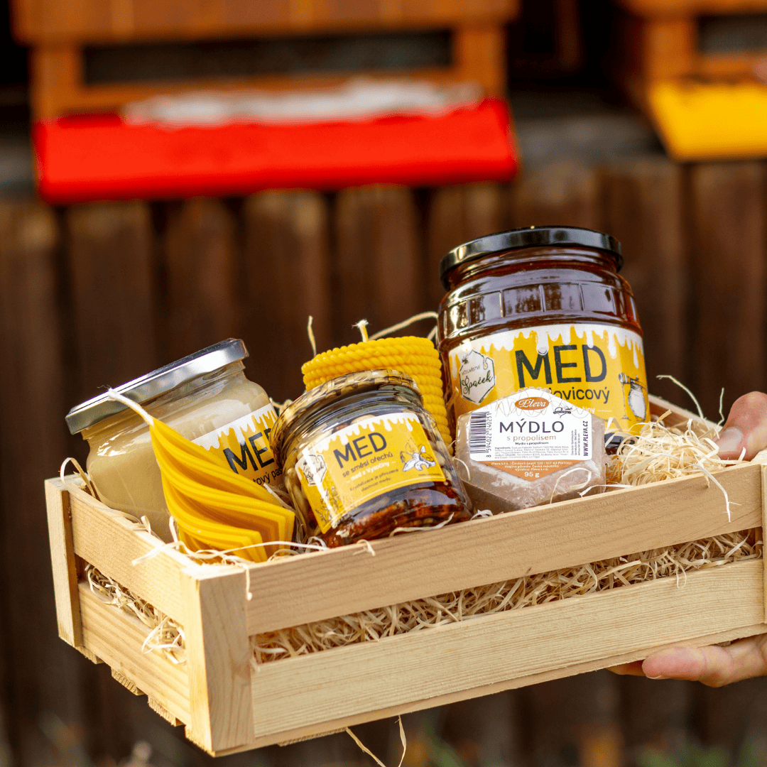 Proč si vybrat med a medovinu právě z Vysočiny: Zdraví, chuť a poctivost v každé kapce