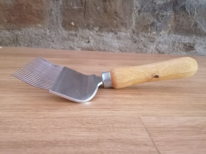 odviečkovacia vidlička nerezová, lomená, 25 ihiel www.vcelieuleb10.sk (2)