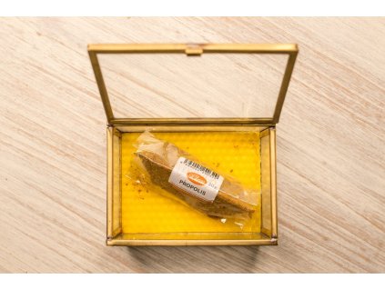 9d64d7bcd4f6995c918934bbb2d38e24 7 3 propolis surovy mocup 6