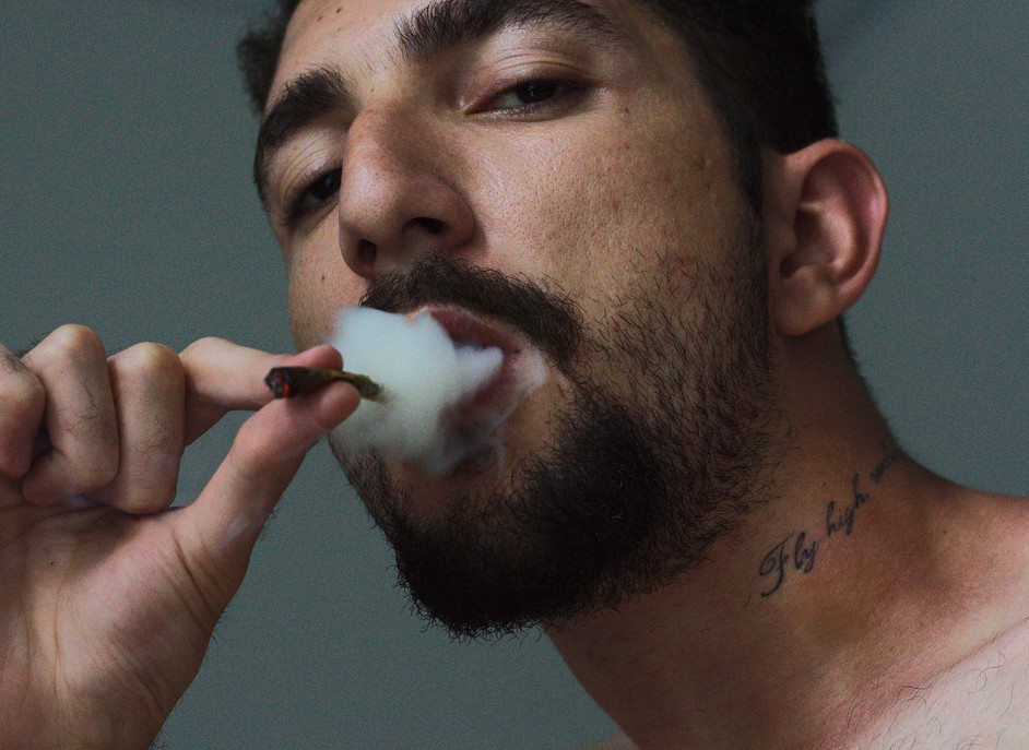 KONOPÍ JAKO TERAPEUT A LÉKAŘ?