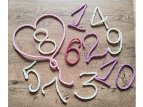 Háčkované miľníkové čísla - Dievčenské