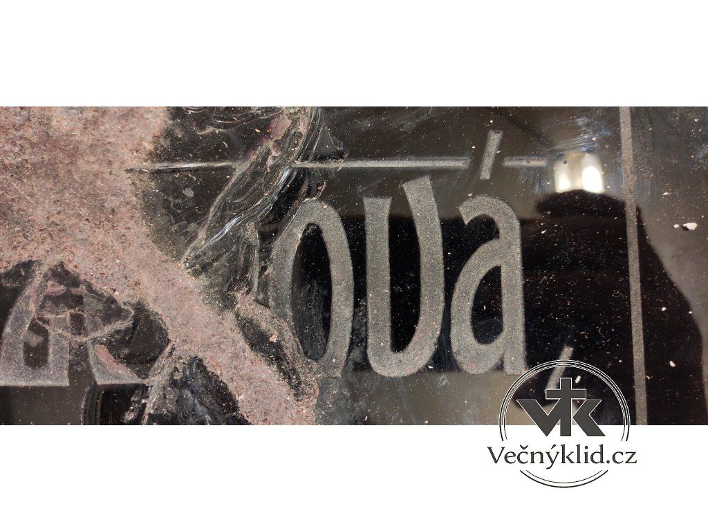 103-2_opravy-poskozenych-desek.jpg?6557b