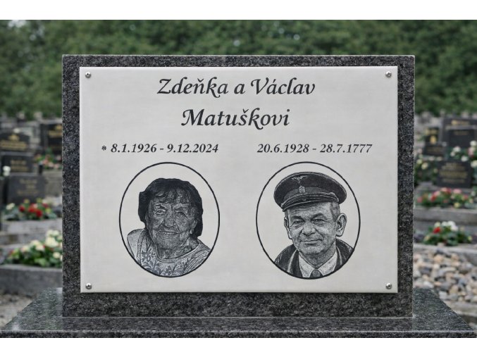 nahrobni deska z keramiky