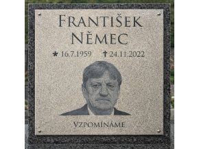 náhrobní deska z keramiky