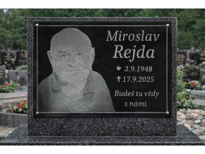 nahrobni deska s fotkou