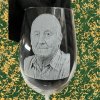 Gravírované sklenice na víno, vzpomínka na zesnulého