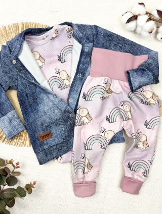 Nebo holčičí outfit zajíčka s duhou? 🌈🐇 Tento set doplní skvěle každý outfit z kolekcí, které pro Vás letos chystám 😍...
