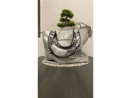 DamskaElegantniKabelkaStribrna