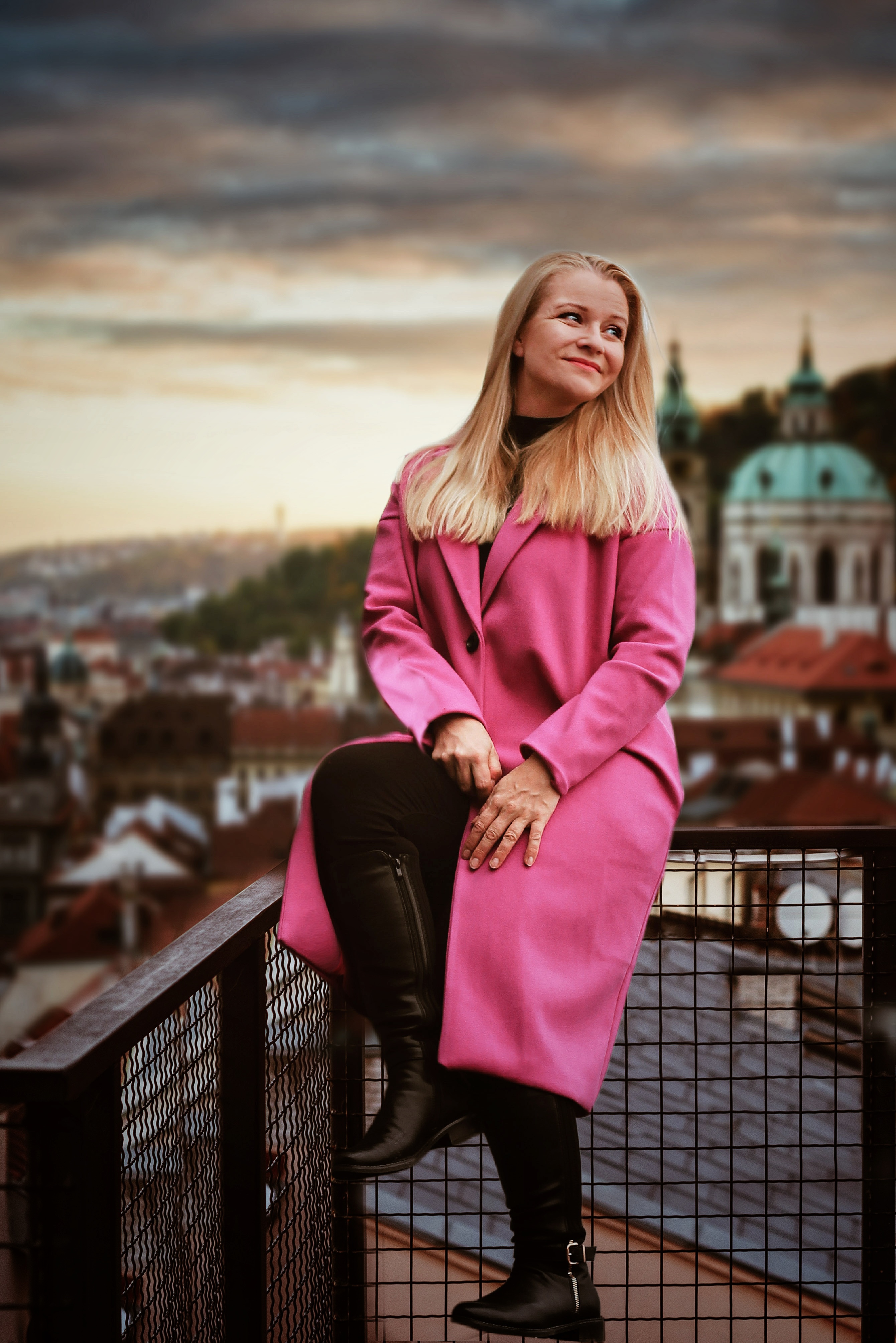 Barva roku 2023 - Viva magenta