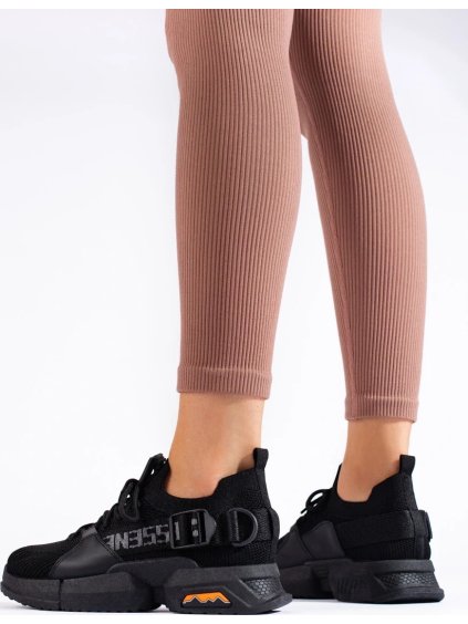 DÁMSKÉ ČERNÉ DĚROVANÉ SNEAKERSY OD SHELOVET (Velikost 36)