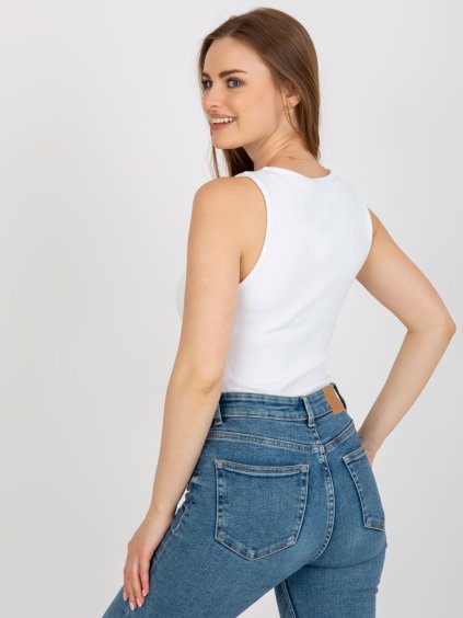 BÍLÉ DÁMSKÉ ŽEBROVANÉ BODY S VÝSTŘIHEM